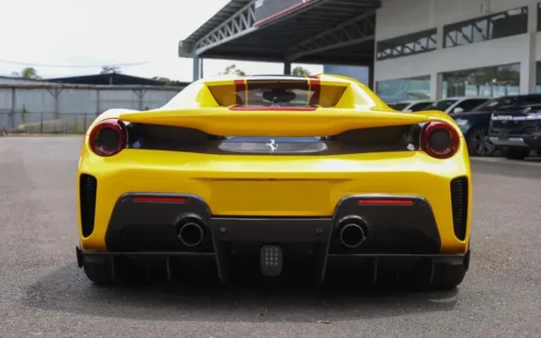Ferrari 488 2021
