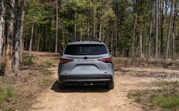 Toyota Sienna 2023